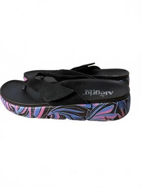 Alegria Astara Wedge Sandals 10.5 I Got You Babe Black Leather Thongs Resort
